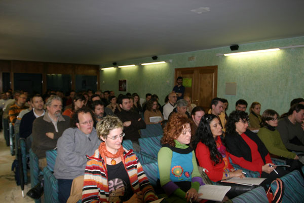 Public in the presentation at Santa Cruz Castle