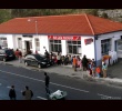 Ampliaci�n de Ni�os esperando el autob�s